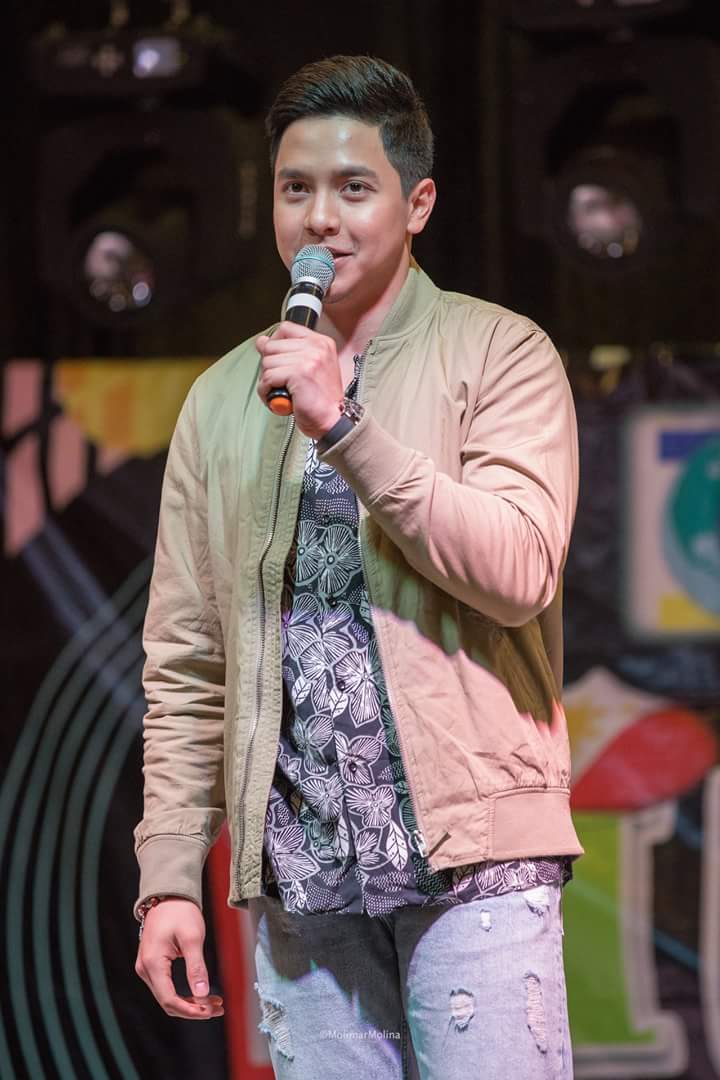 ALDENaticsQC_'s tweet photo. Kapuso sa Texas 2017 ❤

© Molimar Molina | FB

#ALDUB25thMonthsary https://t.co/s55ZO4lEfv