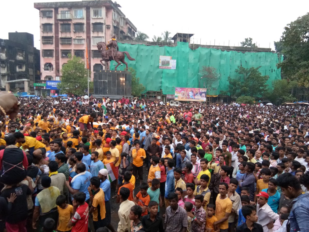 bharatkavikas's tweet photo. Yuva Morcha #DahiHandi2017 #bhiwandi @BJYM @poonam_mahajan @charupragya @AmitChachu https://t.co/kfoPdfrfbM