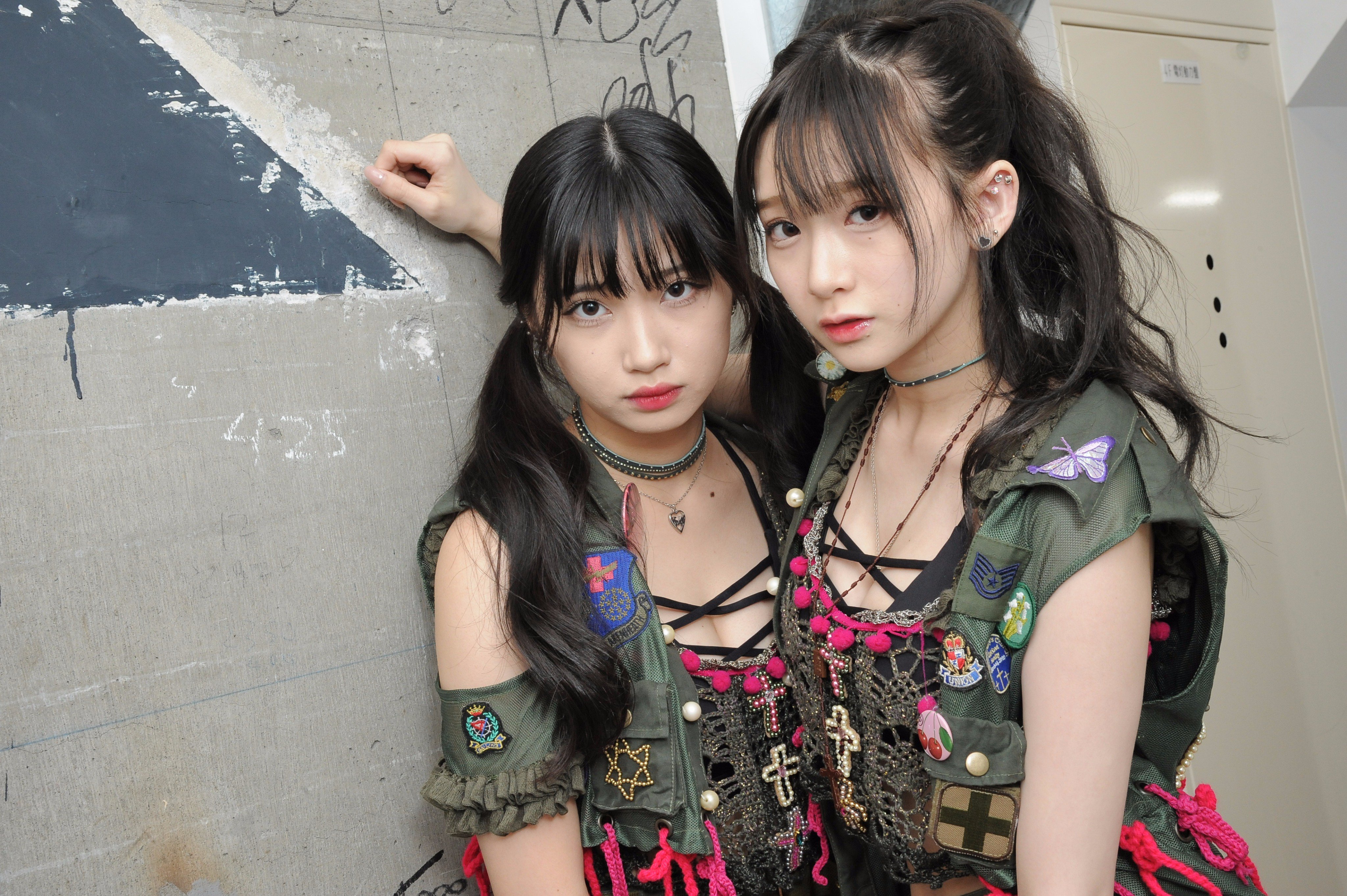 LADYBABY B2 非売品ポスター　2枚　REIRIE 金子理江　黒宮れい LADYBABY B2 非売品ポスター 2枚 REIRIE 金子理江 黒宮れい