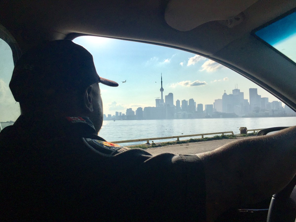 TPSParker's tweet image. Watchin over the Best City in the World. #tps #toronto #d54