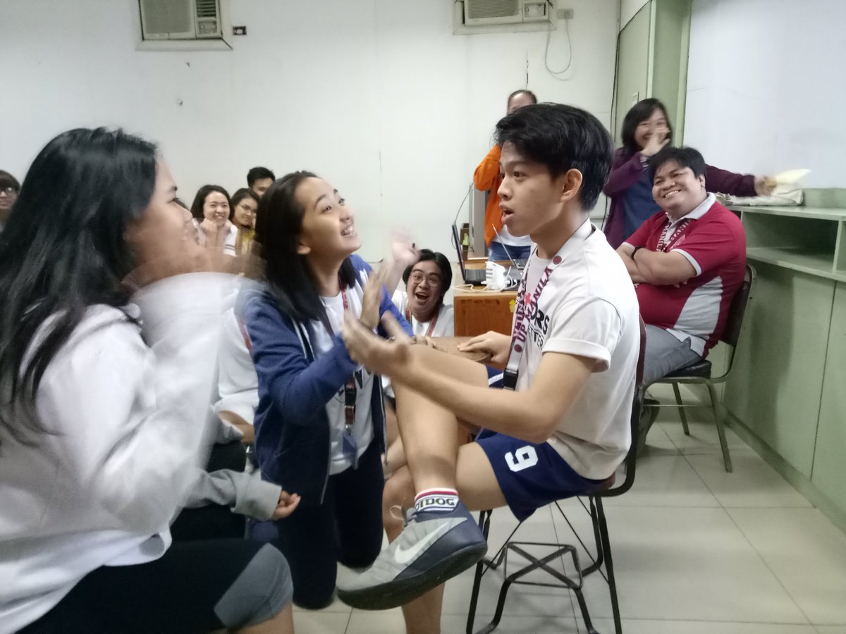 viellybelly's tweet image. Our cutie devstud freshies playing Pinoy Henyo and Family Feud (UPM/DevStud Edition) during NSTP 😄 hehehe #DevStart ❤✊