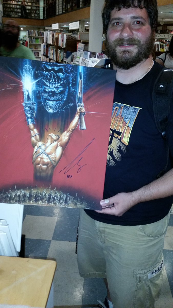 icon722's tweet photo. @MacmillanUSA @BookRevueLI @GroovyBruce 412 miles. 9 hours round trip. Meeting Bruce Campbell. #priceless #InMemoryOfAndy #ThankYou https://t.co/iQ1QUdRTGJ