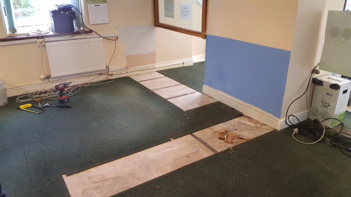 Courtthornsurge's tweet photo. @Courtthornsurge Changes afoot in reception #DuringAndAfterPics #LooksBetter #MoreProfessional #brighter https://t.co/n1UlRcia0P