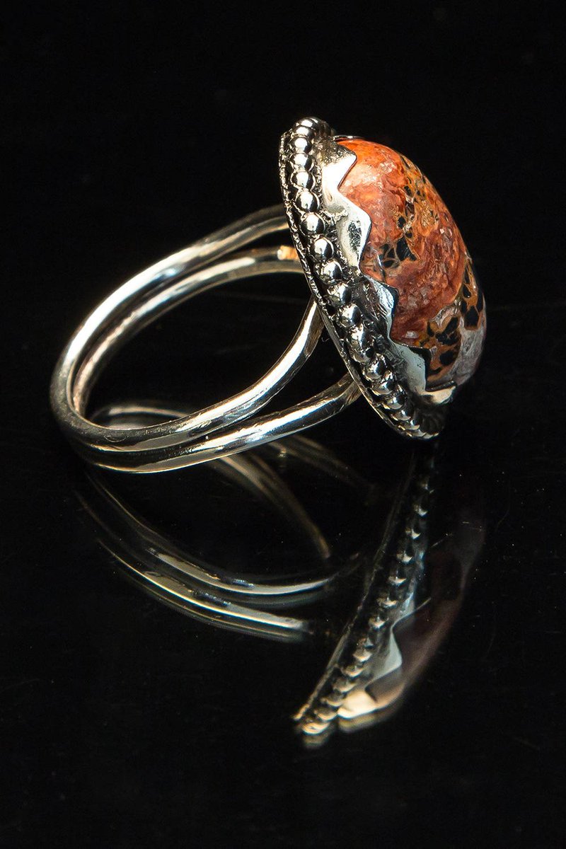Lillybanksilver's tweet photo. Silver and agate ring. Handmade size Q stone set statement ring with split sha… https://t.co/vbgX5vqvpE #Etsy #SizeQ https://t.co/kHY6HsMYPQ