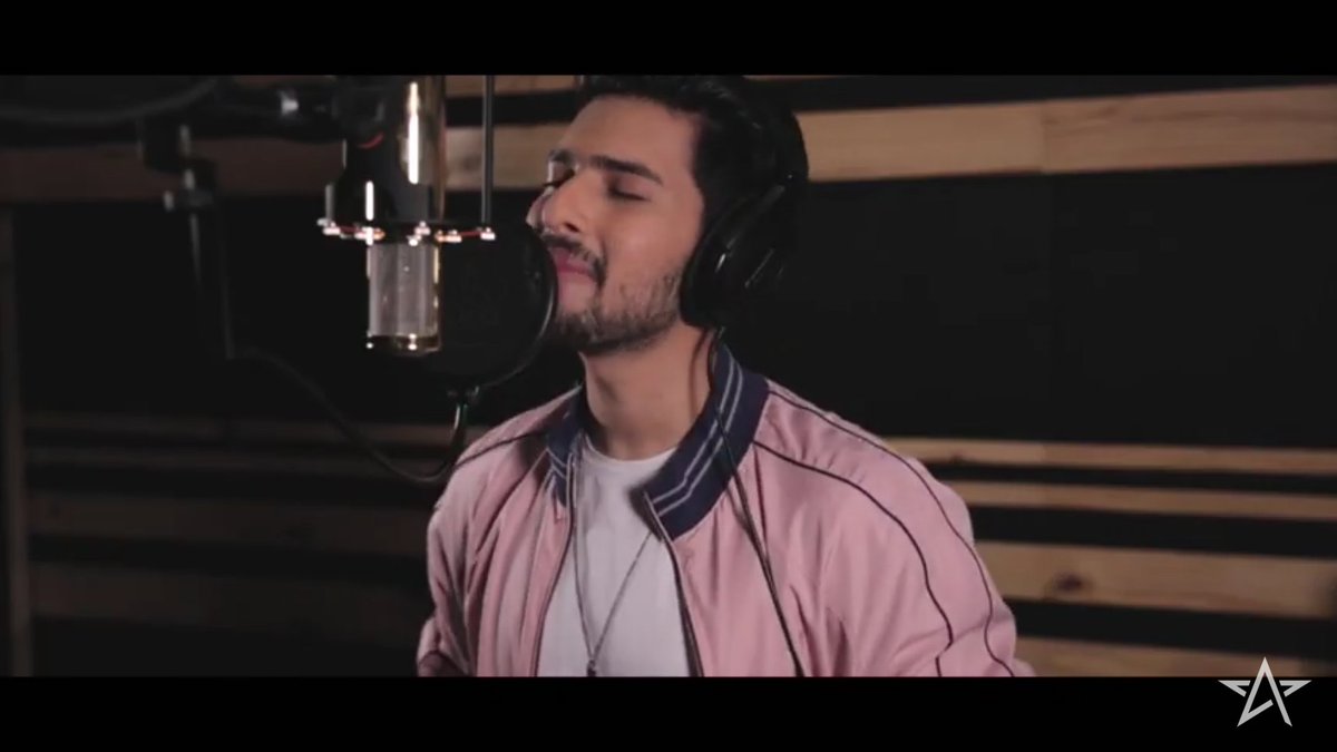 krishnatmehta's tweet photo. Damn your smile😘
Hottie in PINK🔥🔥
@ArmaanMalik22 such a heart touching voice in #TereBinNahiLagda..love it💓 https://t.co/34mgFYBzcq