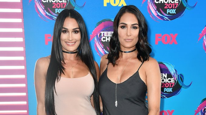 OfFearless02's tweet photo. #TeenChoiceVibes 💋
Sisstaa love 💗💋💕💕
Thank you Teen Choice to express your gratitude towards the women's wrestling 
Love you all💕💋💗 . https://t.co/TZ7TTQgJW9