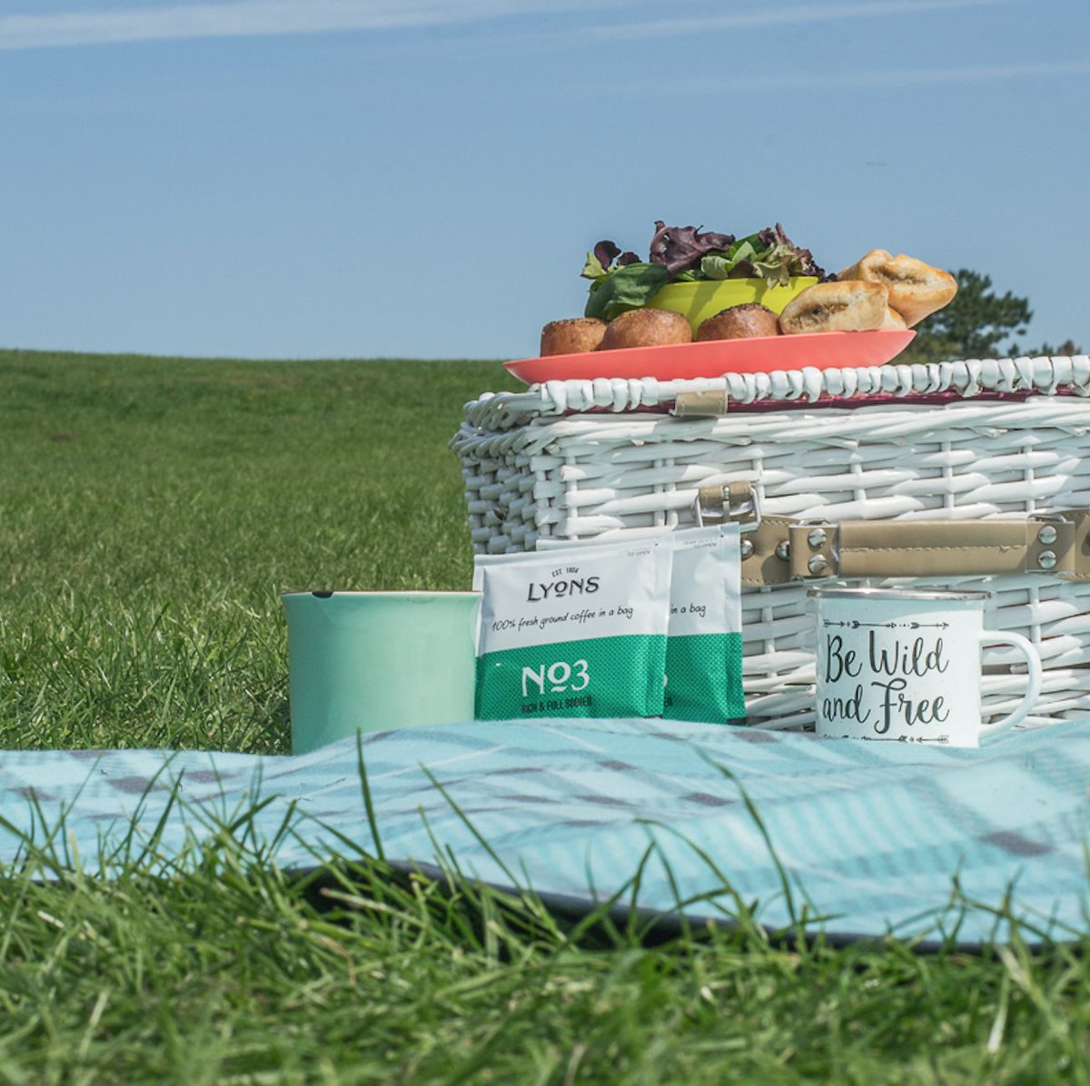 LyonsCoffee's tweet photo. It's #Picnic time! RT to #Win a #PicnicHamper &amp; Lyons #coffee bags for your next day out! #Contest #Comp #Prize #Giveaway https://t.co/4JpnjmMjbW