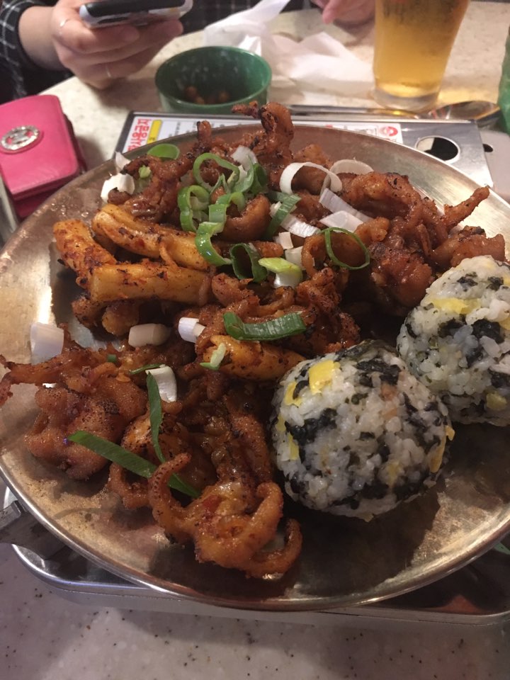 WE_MEET_PLACE's tweet photo. #위밋플레이스 가 추천하는 #정왕역술집
신장개업했다!! #팔도실비집
닭발이 끝내줘영~~

#정왕술집 #정왕맛집 #정왕닭��� #무뼈닭발 #게살탕 #우동
#안주���집 #모임장소추천 #술집추천 https://t.co/WFsJoJLuX0