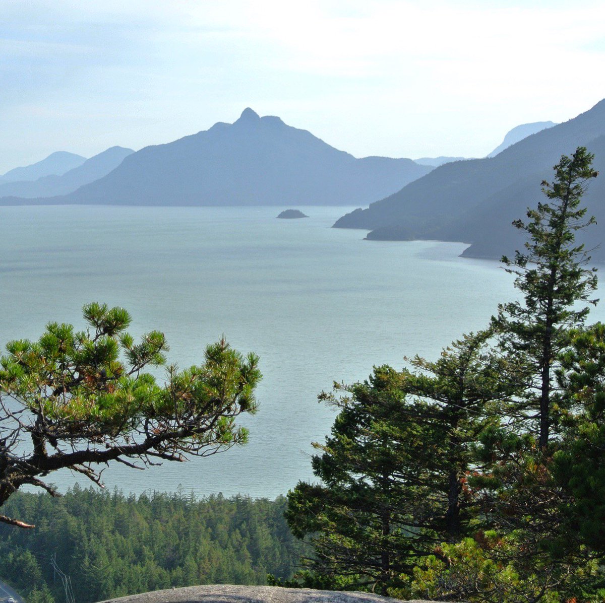 Evergreen_Ad_BC's tweet photo. Sometimes Luxury is just this peaceful view @ Howe Sound
#EvergreenAdventuresBC #PrivateToursVancouver #Vancouver #Squamish #LuxuryTravel https://t.co/wIa4P3vUJt