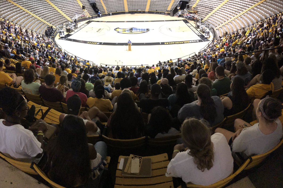 Busy, fun week welcoming students to Southern Miss - Lots of excited class of '21 students at #GEWW2017 today! @USM_NSRP