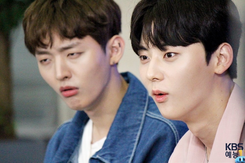 mmoboysph's tweet photo. [PIC] 170808 Jisung &amp;Minhyun Happy Together 3 

#윤지성 #YoonJisung #MMO #WannaOne https://t.co/HmEYlVJ2DT