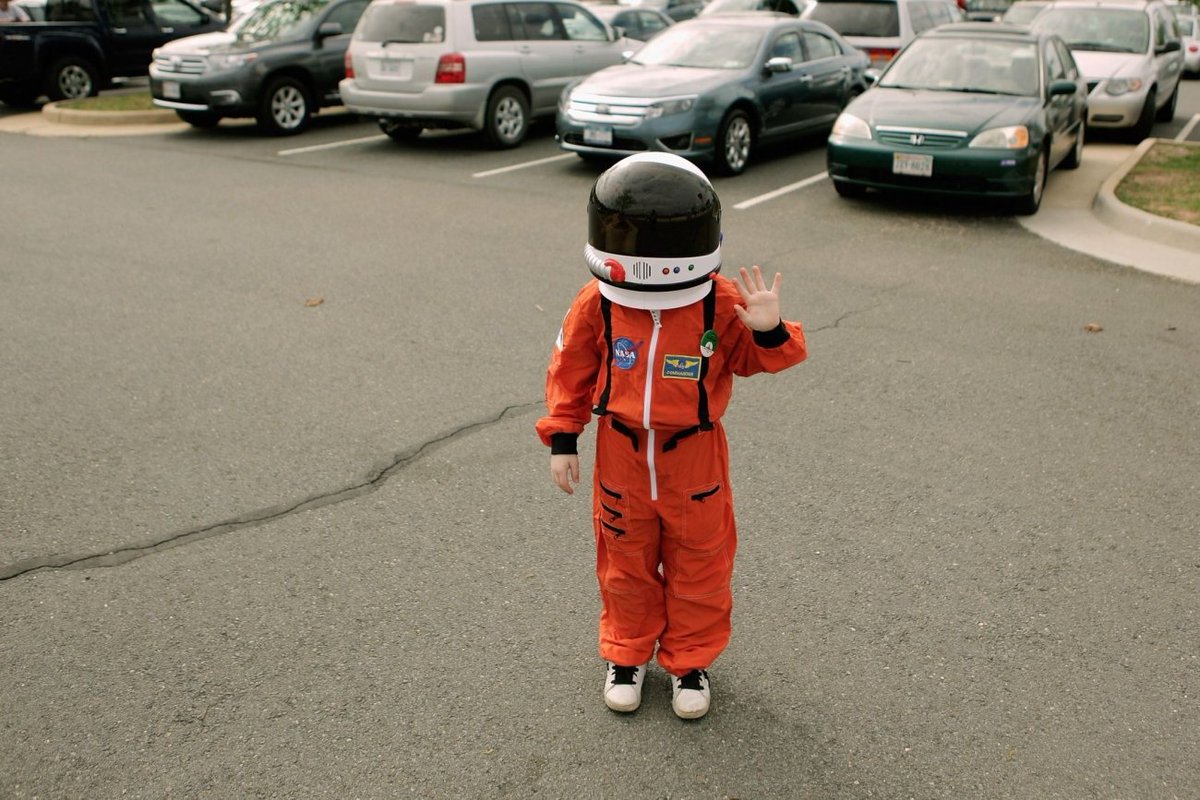 zerodivide_co's tweet photo. Read This 9-Year-Old's Heartwarming Application Letter to NASA https://t.co/snerdo8u7Q https://t.co/WzrjxhmVNJ