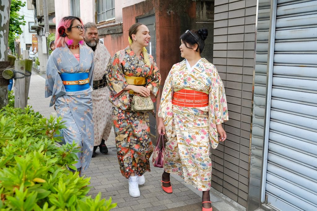 ExPlusJapan's tweet photo. Strolling through the Shitamachi area by Tokyo Skytree!

Here's how to get a Kimono fitted before going around town: https://t.co/EldAmDkiSp https://t.co/hPBwFyRaJ2