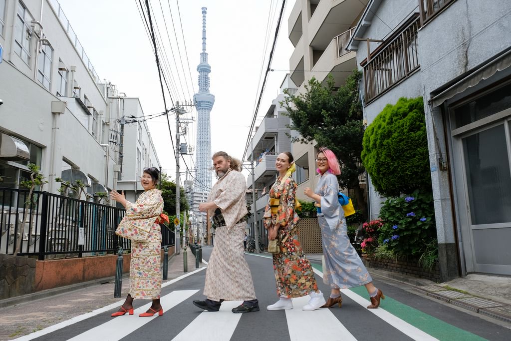 ExPlusJapan's tweet photo. Strolling through the Shitamachi area by Tokyo Skytree!

Here's how to get a Kimono fitted before going around town: https://t.co/EldAmDkiSp https://t.co/hPBwFyRaJ2