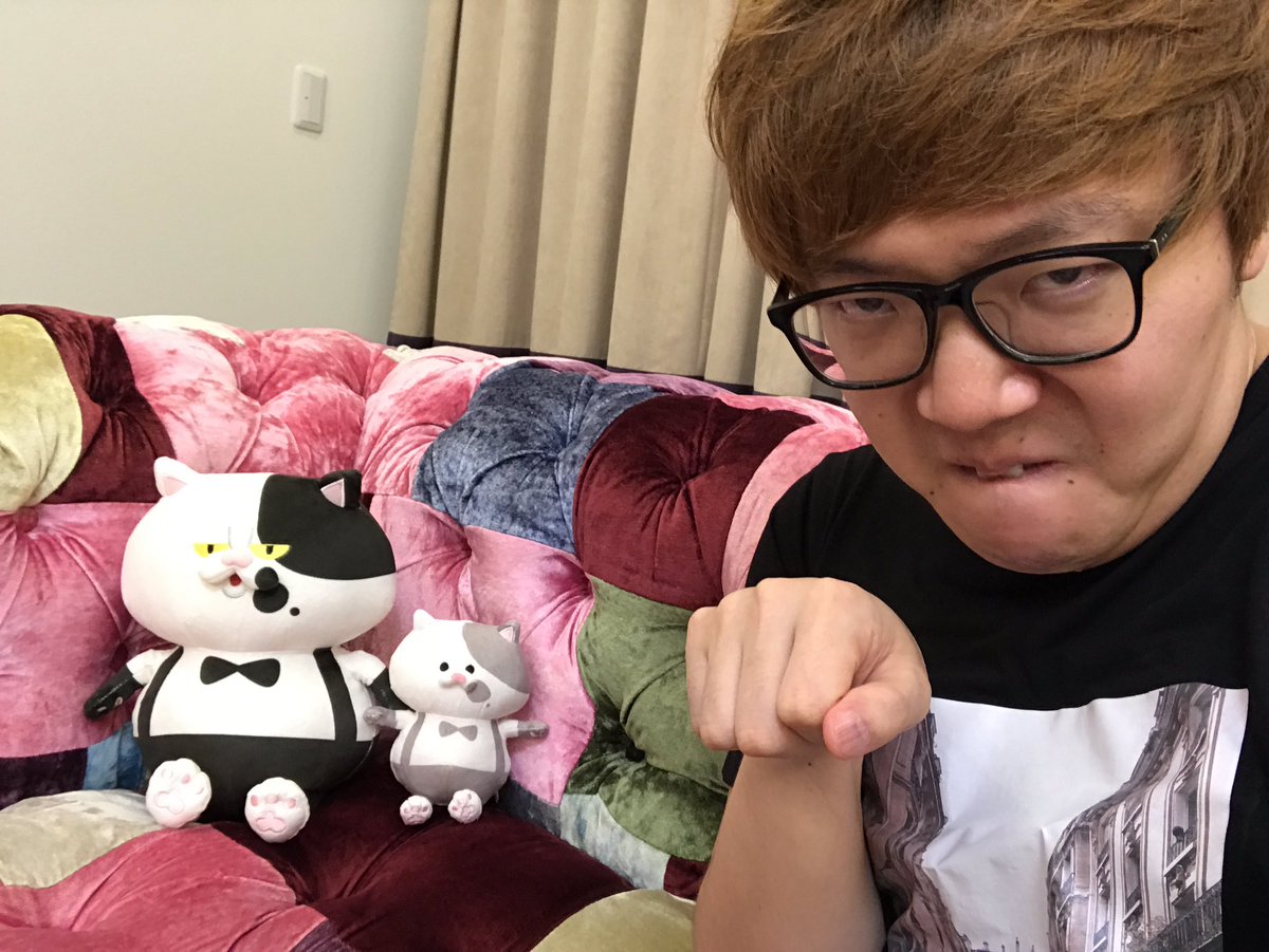 hikakin's tweet photo. 新入り2人組 https://t.co/mcH4rez88Q