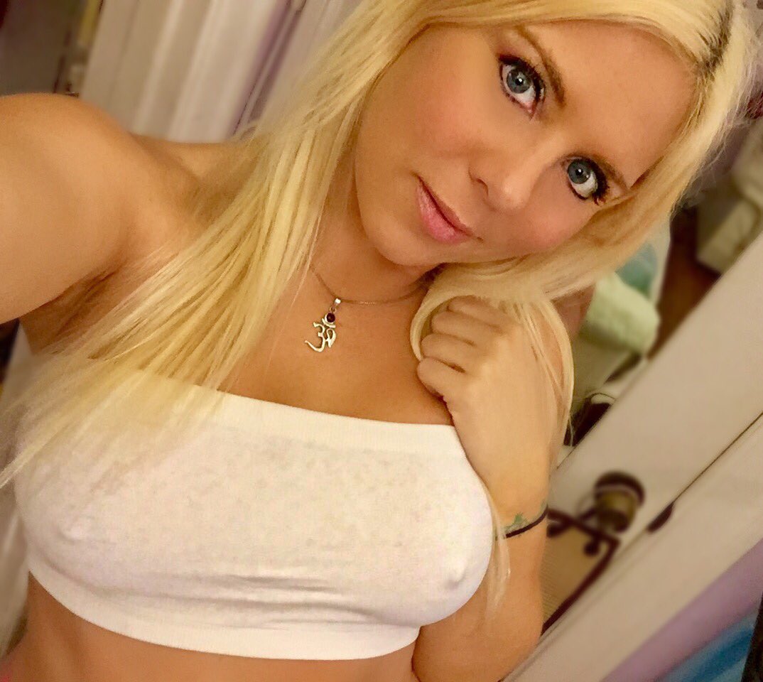 All dressed up and ... time for bed? Posting a candid pic from tonight, more to follow this week #pornstar #xxx https://t.co/9VLPo6VgKH https://t.co/H71UgkemiB