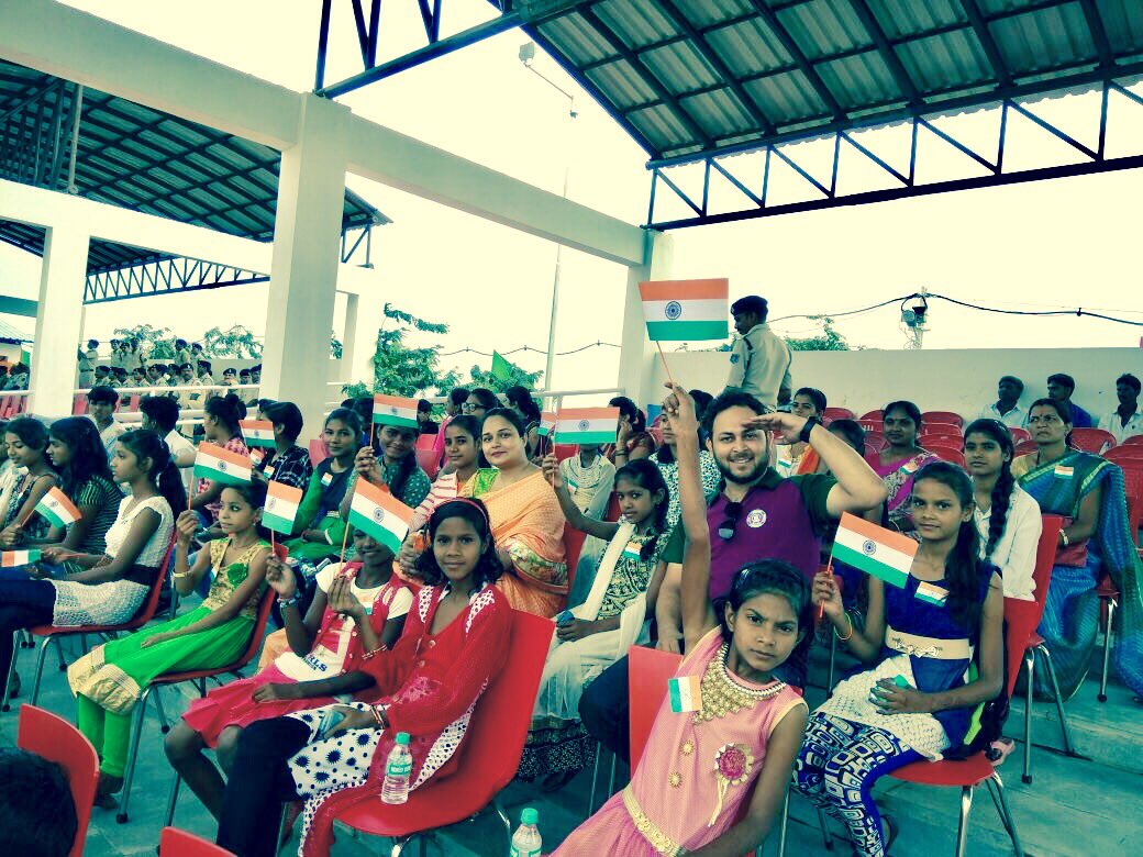 RjPuneet's tweet photo. Celebrated #IndependenceDay in police academy #Bhauri with #Parvarish Underprivileged Students #ThePrithivi @MYFMIndia Given #Chocolateπ«πΉππ» https://t.co/kSP2Nvjuw4