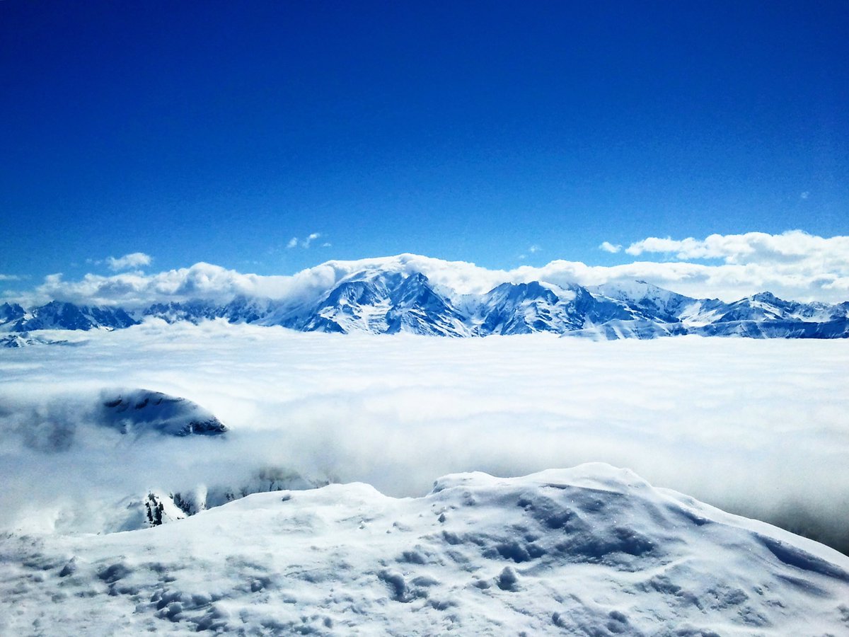 ImperialHRP2017's tweet photo. Above the clouds in the Alps ❄️🏔⛅️ #summit #expedition #extreme #mountains #nature #outdoors #Alps #abovetheclouds #landscape https://t.co/aBzjFEjBh9