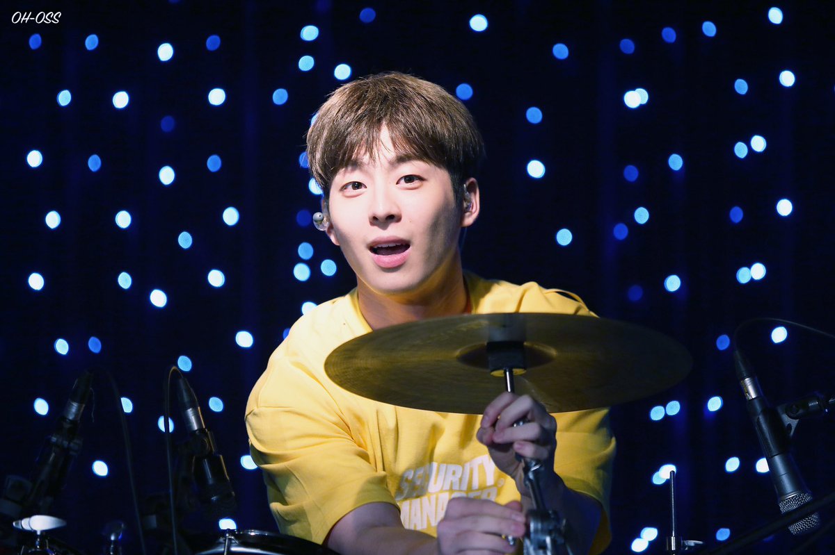 oh_oss's tweet photo. 📸20170815 HOT SUMMER ROCK PARTY #오승석 #승석 #허니스트 #HONEYST https://t.co/2uUYhj4zkI