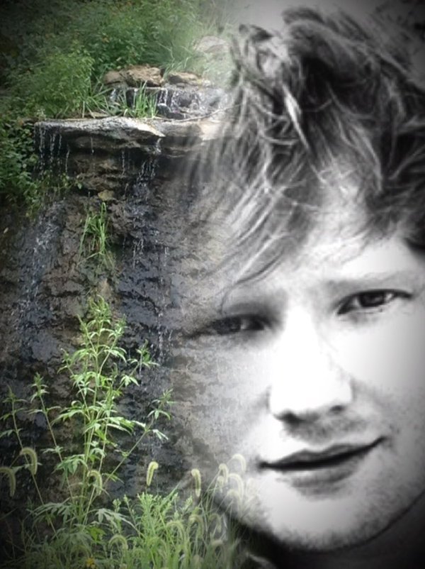MEANOLMARY's tweet photo. @EdSheeranPics just few of my favorite ED photos here in Kansas City that is a real waterfall on the side of road ➗ https://t.co/YaOAAD5Foh