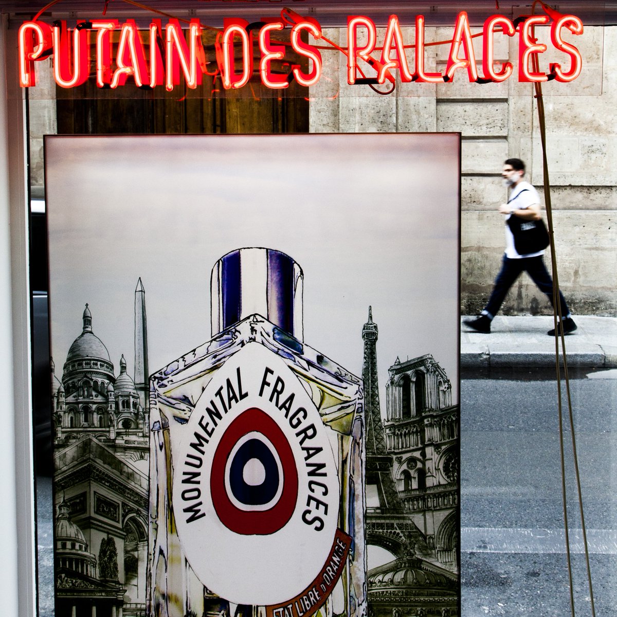 One of the lesser Known Major Monuments of Paris #etatlibredorange #paris #smell #picoftheday #summer #perfume #putaindespalaces #parfum