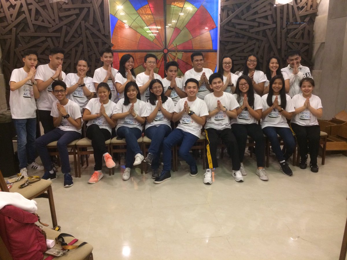 ustjhs_sca's tweet photo. SCA Officers 2017-2018 🐯✨ https://t.co/s5dSU58Ech