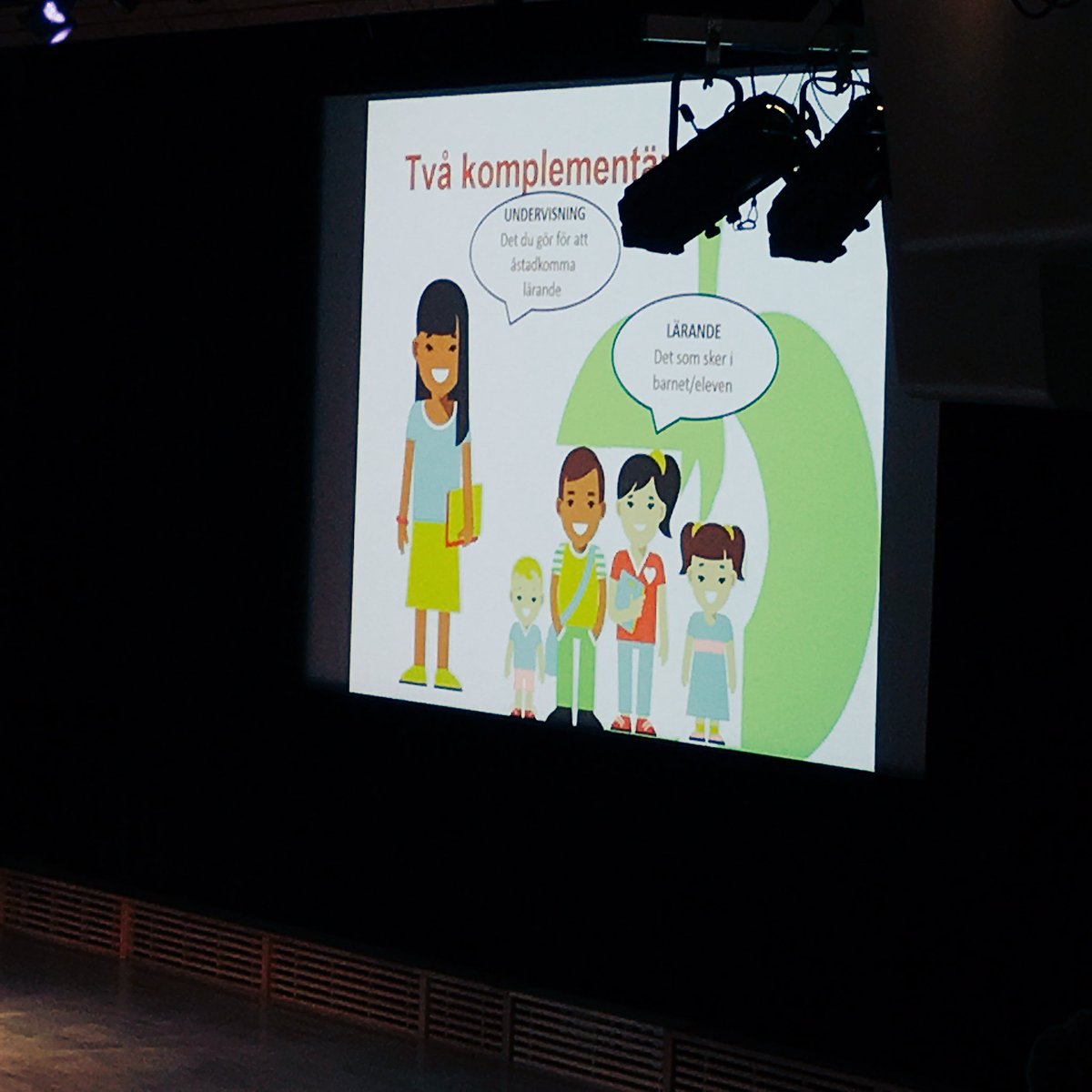 "Det går att undervisa av bara sjutton utan att ungarna lär sig" <a href="/AnnsPihlgren/">Ann S. Pihlgren</a> #solskol