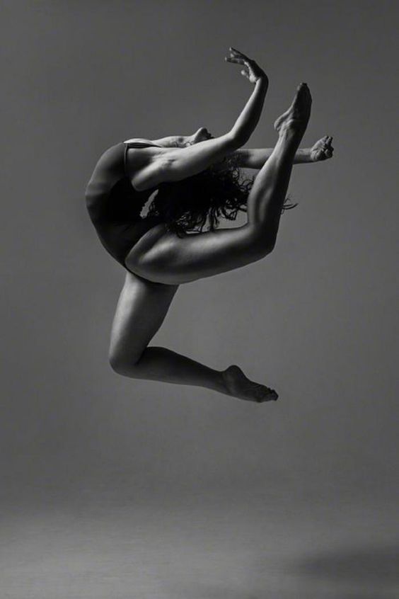 PinstoKill's tweet photo. Dancer perfection.😘 #blackandwhite #photography #pinterest #dancer https://t.co/ANoDjt7B08