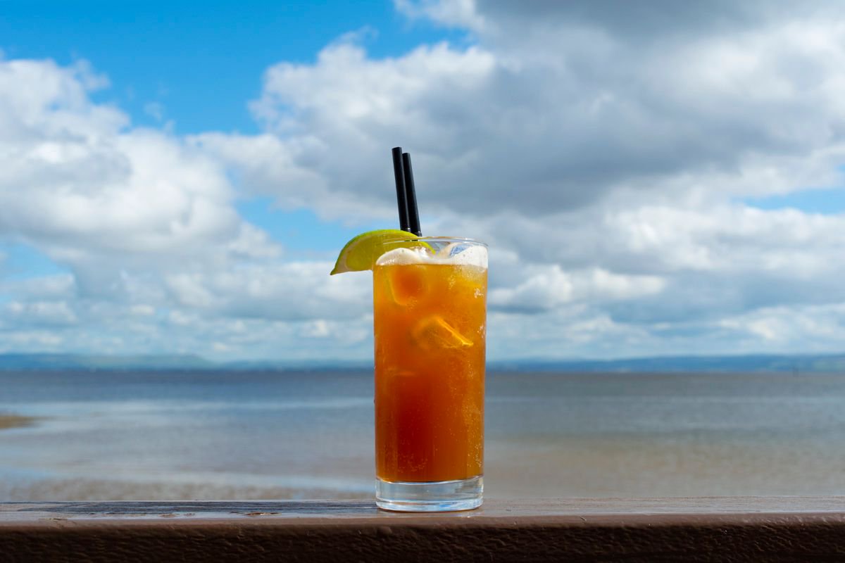 Attention, Rum lovers: #RumDay is here! Who's up for a #DarkNStormy cocktail at the bar? happy #NationalRumDay!