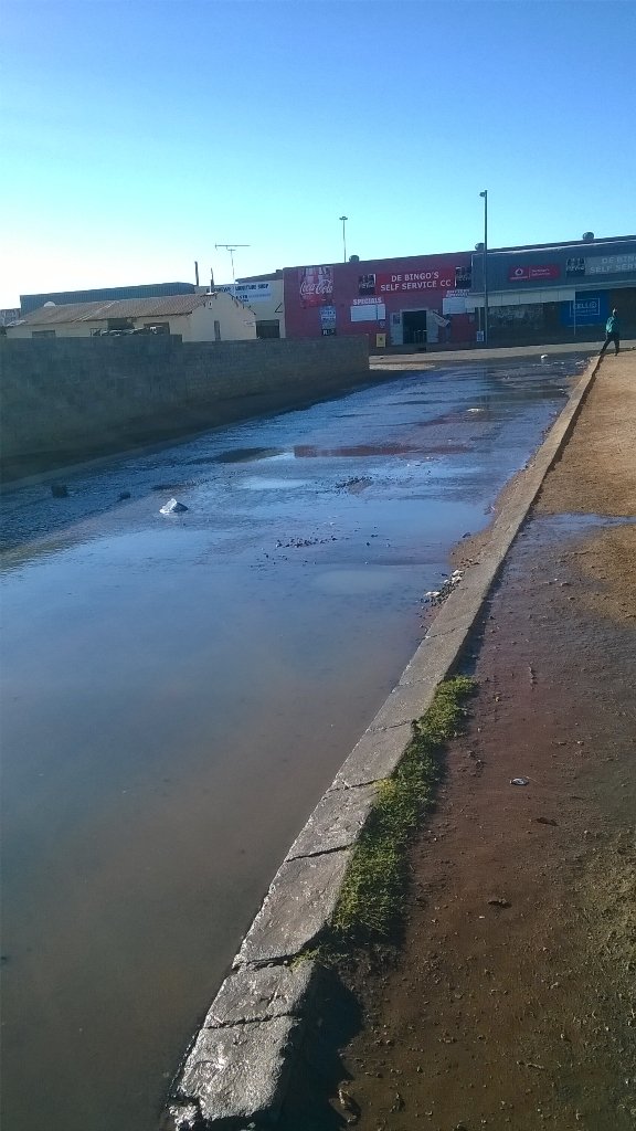 AaronBab's tweet image. Water running from Shaka street since Sunday. Now the 4th day