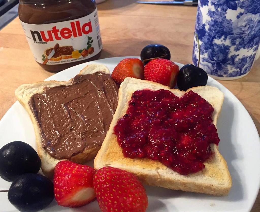 FettaDiCasa's tweet photo. It's that time again...featuring a lovely bit of @nutella #breakfast #nutella #london https://t.co/OZXp9hzRdv