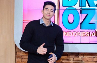 wow_keren's tweet photo. Gantikan Ryan Thamrin di 'Dr. OZ', Sosok Dokter Muda Ini Curi… https://t.co/vG5qizx5ee #tv #DrOzIndonesia #RyanThamrin #AdityaSuryaPratama https://t.co/6lgb9dGI3w