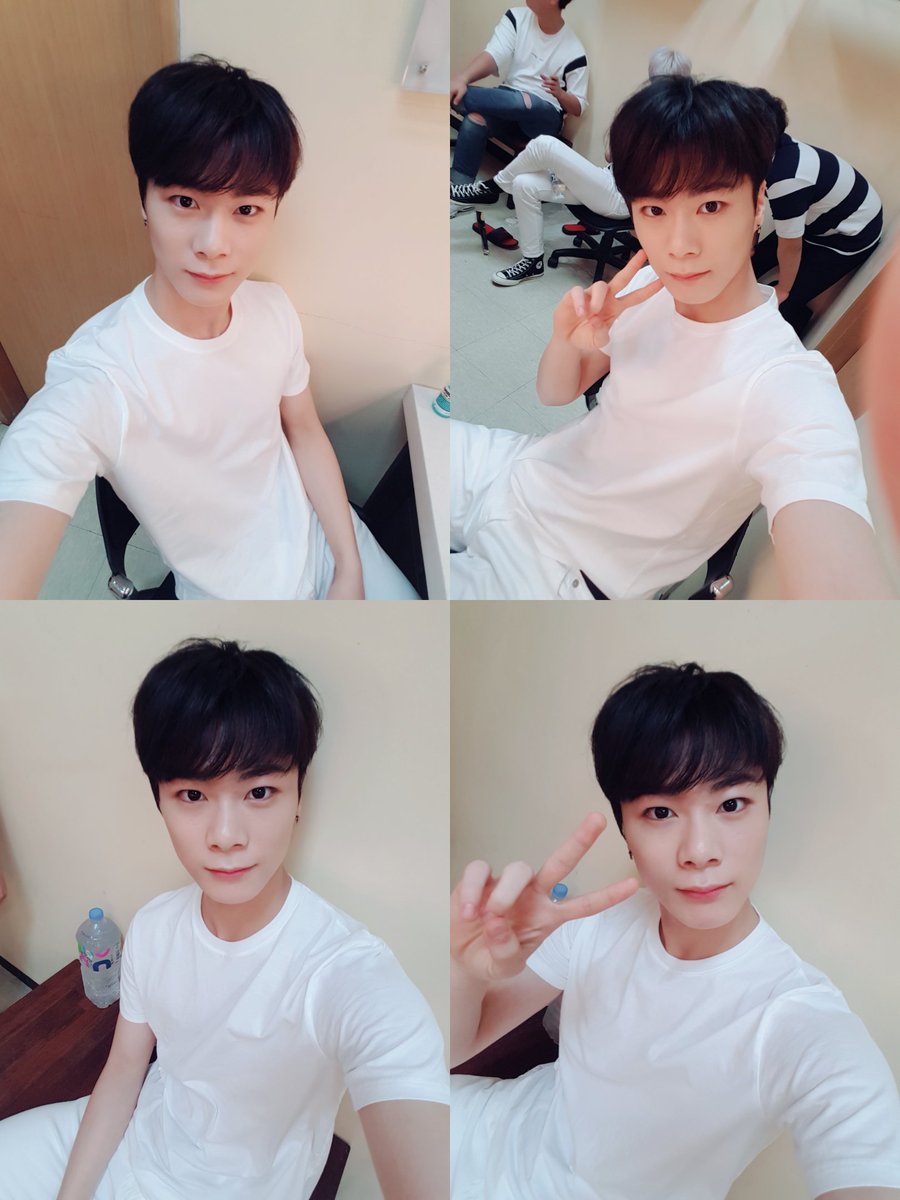 여러분!!이제 저녁먹어야죠!!😁
오늘은 말이죠 흠~~ 차돌박이된장찌개를 추천해드리겠습니다!!
#아스트로 #로하야 #맘마먹자