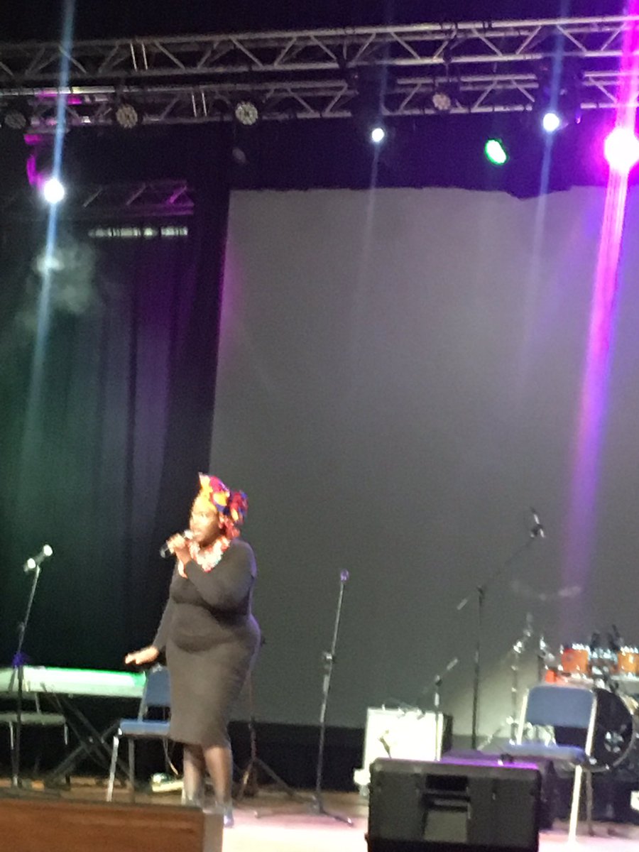 Khethiwe sings #YelloDivas <a href="/MTNza/">MTN South Africa</a>  @Sophla_Ndaba