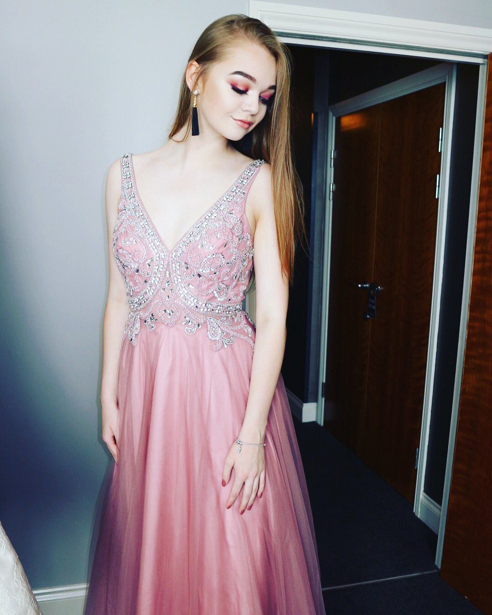 Just loving <a href="/DynastyUK/">DynastyLondon</a> AW17 collection