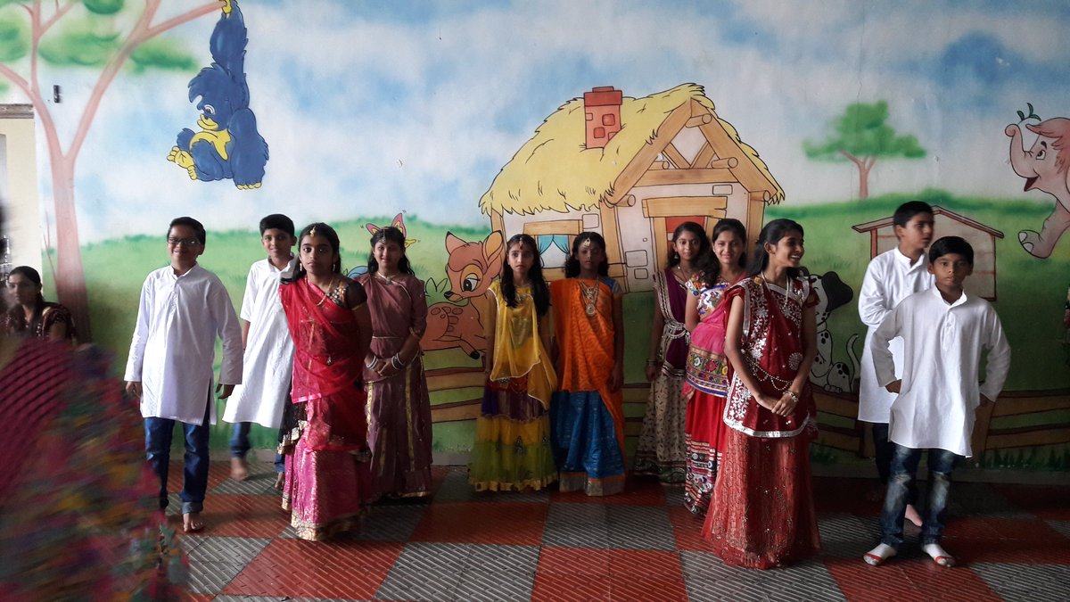 PanchvatiSchool's tweet photo. Dance by class 7 https://t.co/QjDv5fUXNe