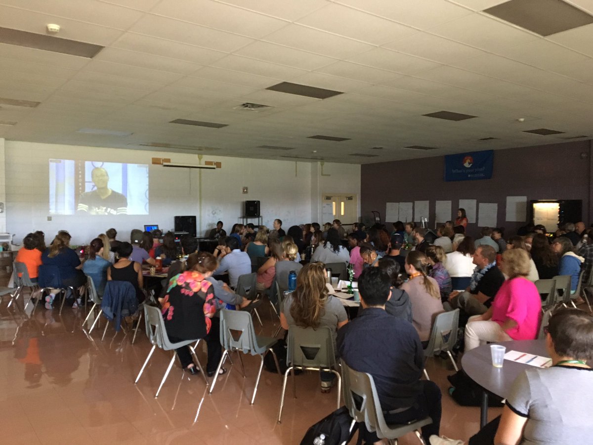 Asrodri71's tweet photo. Hamilton Middle School teachers and staff enjoying #ourDPSday https://t.co/JVB6zmbk10