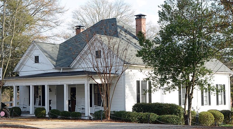 MonumentsGuide's tweet photo. James and Bertha Hooten House, McDonough, GA https://t.co/aiPCm4Be5f #McDonough #Georgia https://t.co/1e0R7LfxJW