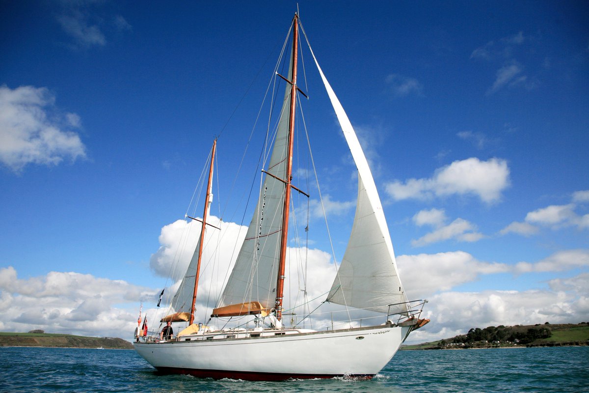 sailcornwall's tweet photo. Grab some September sunshine on board our #classic #yacht. 7-day charters from £1800. https://t.co/sFXd6sjvnC https://t.co/7MqnjGG1Sl