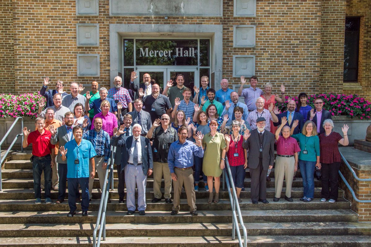 BryanCollege's tweet photo. Our faculty say, "Hi" to all of our new and returning students arriving on campus! 👋 #captureBryan https://t.co/6Mwdv52z6n