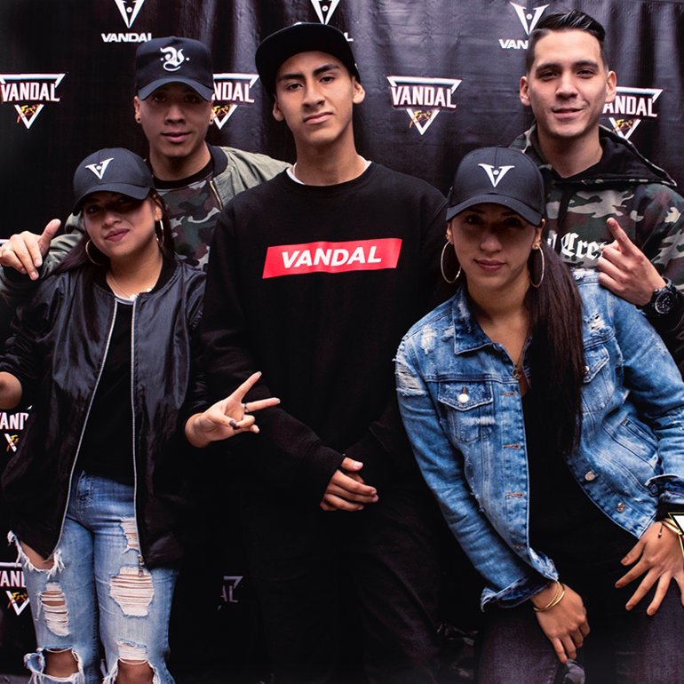 zona_infame's tweet photo. ...Solos somo fuertes, juntos somos más fuertes 💪
#ZonaInfame #InfamousClick #VandalFest #Rockea https://t.co/8ES8FgFnN3