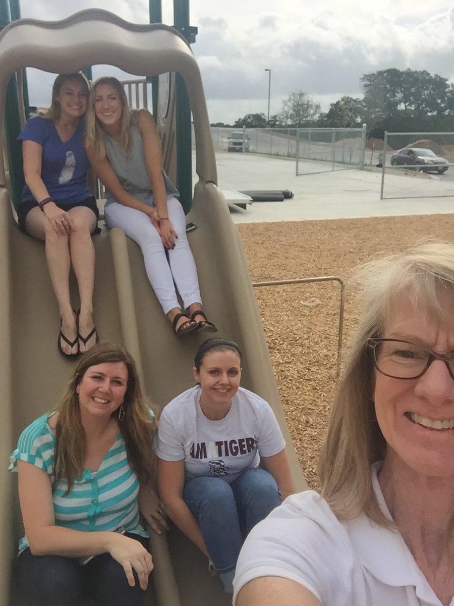 lisahstoll's tweet photo. 4th grade β€οΈrecess- sliding into a great year! #exploreMOREsse #sycaMOREyr1 https://t.co/ckFpX2Do1D