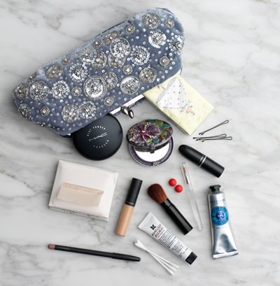 rusholash's tweet photo. Because your most important item in your #beautykit is your #RUSHOLASH #EyelashSerum, which enhances the eyelash length & makes them fuller https://t.co/WOn3KsUvrg