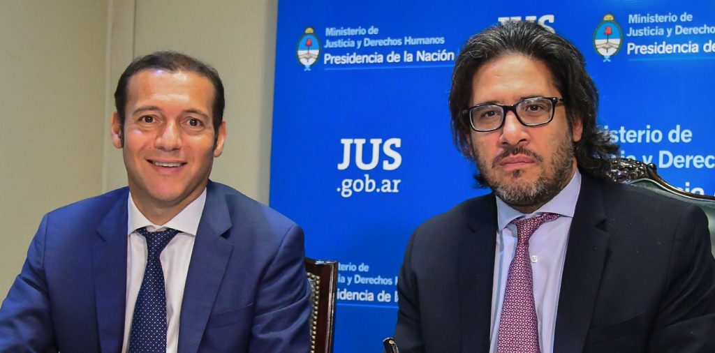 NeuquenInforma's tweet photo. El gobernador recibe al ministro de Justicia y Derechos Humanos de la Nación https://t.co/QVwEehVKdW https://t.co/7iuN3wpg5i