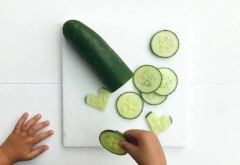 Learn all about the nutritional facts of seasonal produce by <a href="/HappyHealthyTum/">Happy Healthy Tums</a> 
buff.ly/2x1E8cy
#foodfacts #healthyeating #nutrition