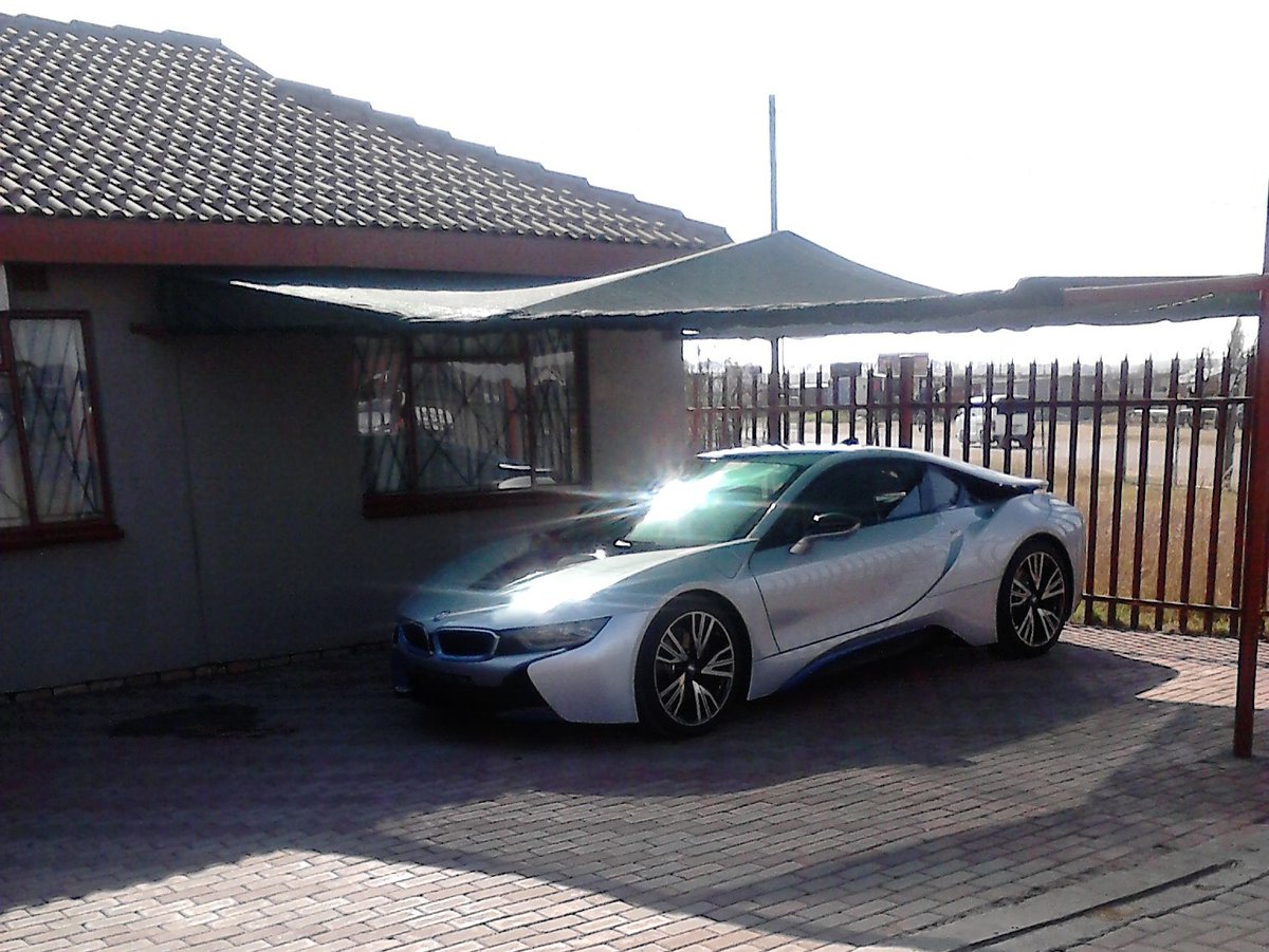 minentle_mn's tweet photo. BMW i8 https://t.co/G26SDTputc