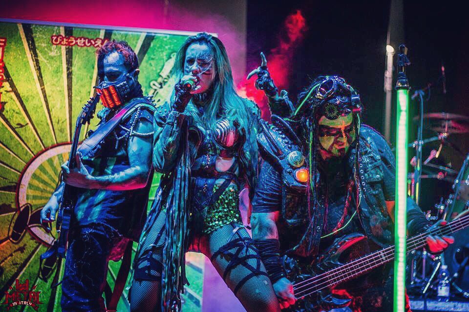 Sick N' Beautiful (@sicknb) on Twitter photo Special thanks goes to <a href="/MetalinItaly/">Metal In Italy</a> for the killer pic! ❤️👽 Special thanks goes to <a href="/MetalinItaly/">Metal In Italy</a> for the killer pic! ❤️👽