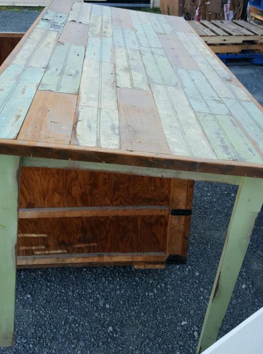 QueenBeeRentals's tweet image. Available for rent 919-924-0303