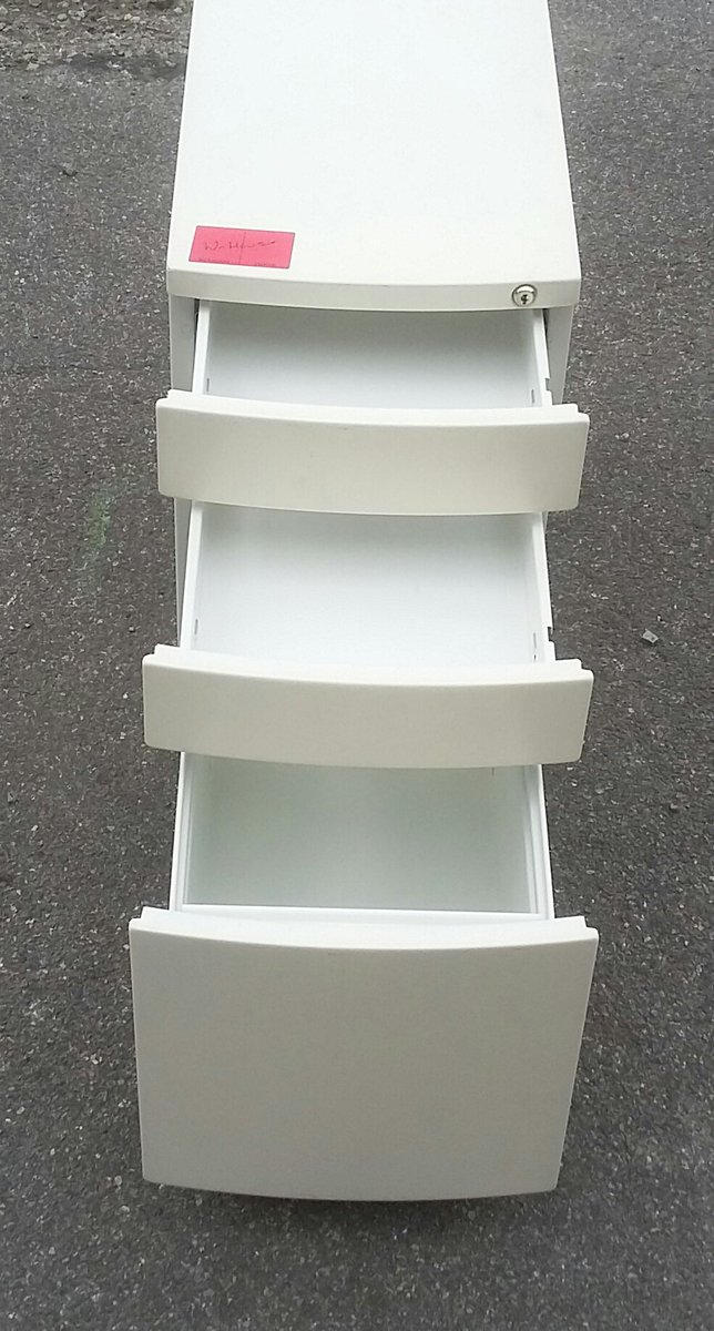 ReuseHaringey's tweet photo. LAST ONE LEFT: Only one more White 3 Drawer Pedestal Filing Cabinet left in our @eBay4CharityUK shop 

https://t.co/lr0Mu7VXTI https://t.co/bhuCAHsedF