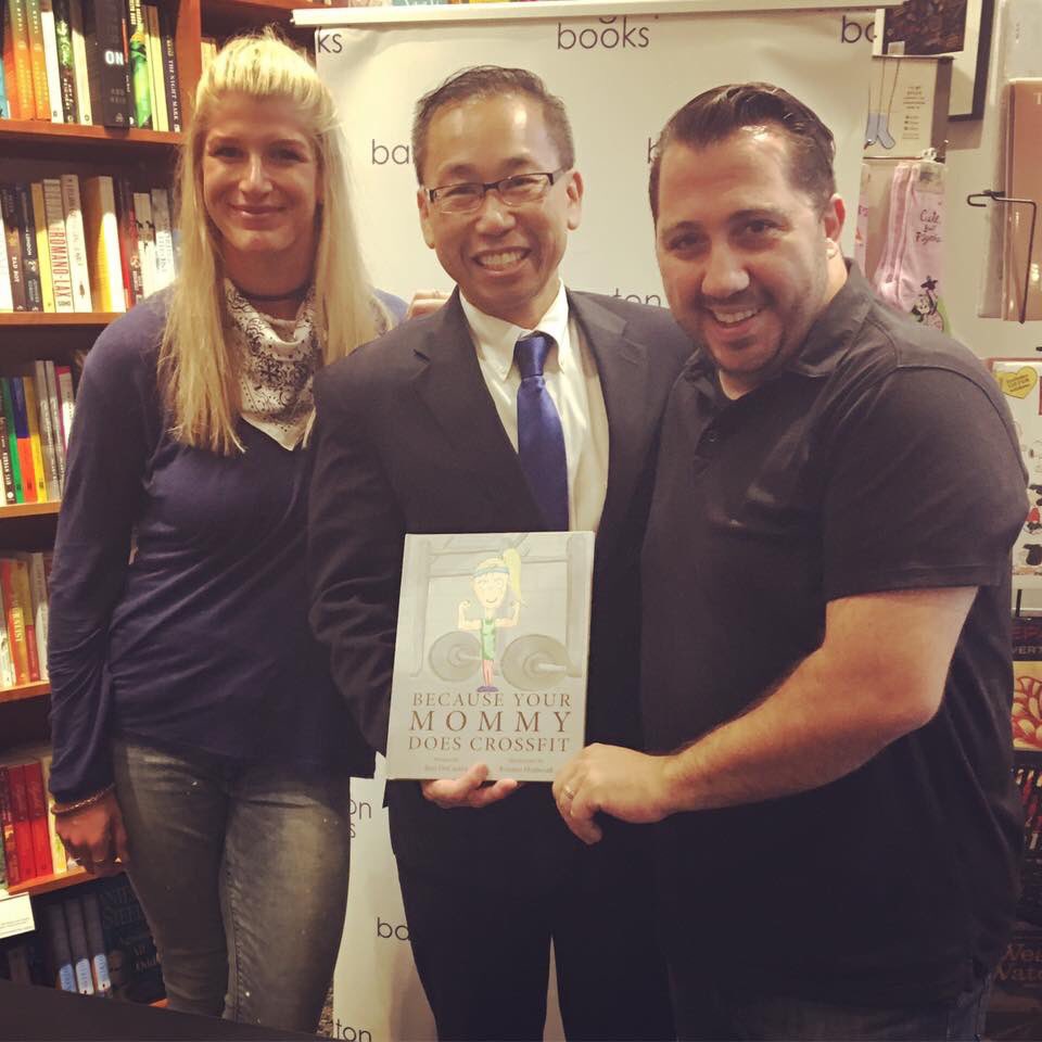 AllanFungRI's tweet photo. Great to see @BIGBEN_RI @BarringtonBooks @GardenCityCtr to autograph his new book. @BarbaraAnnRI and I took your advice n got #AwfulAwfuls https://t.co/vZAIPVQKoY